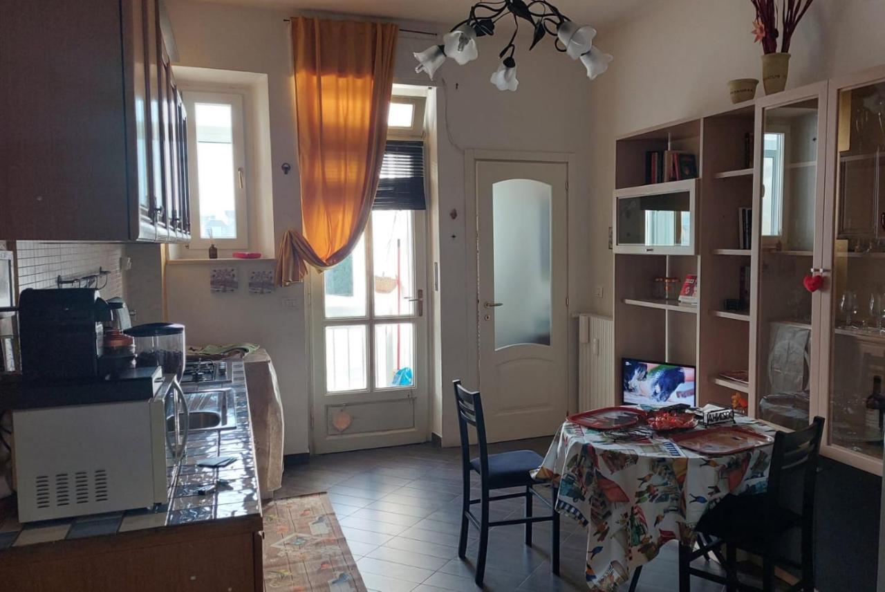Tania House, Metro Italia 61 Turín