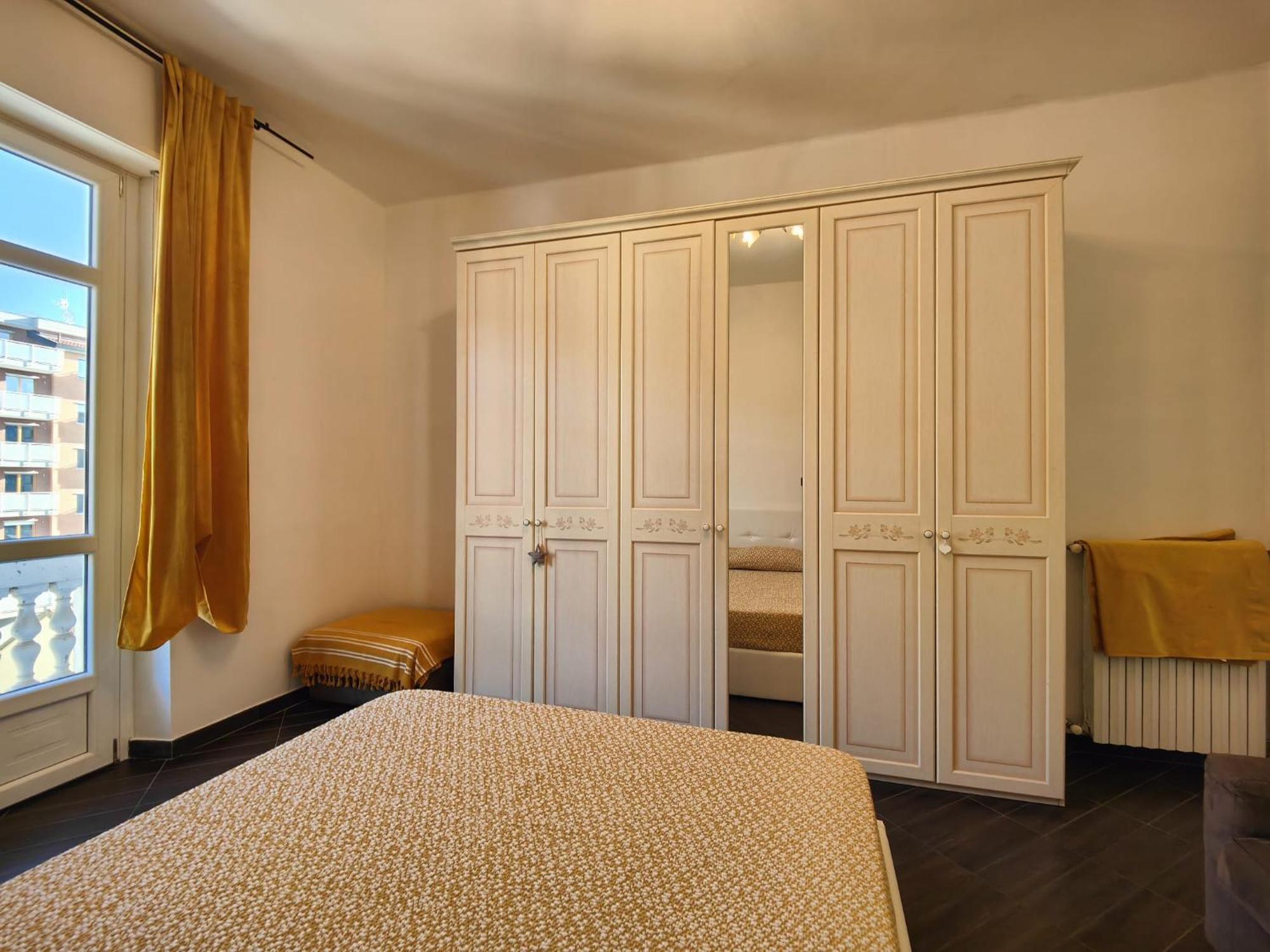 Tania House, Metro Italia 61